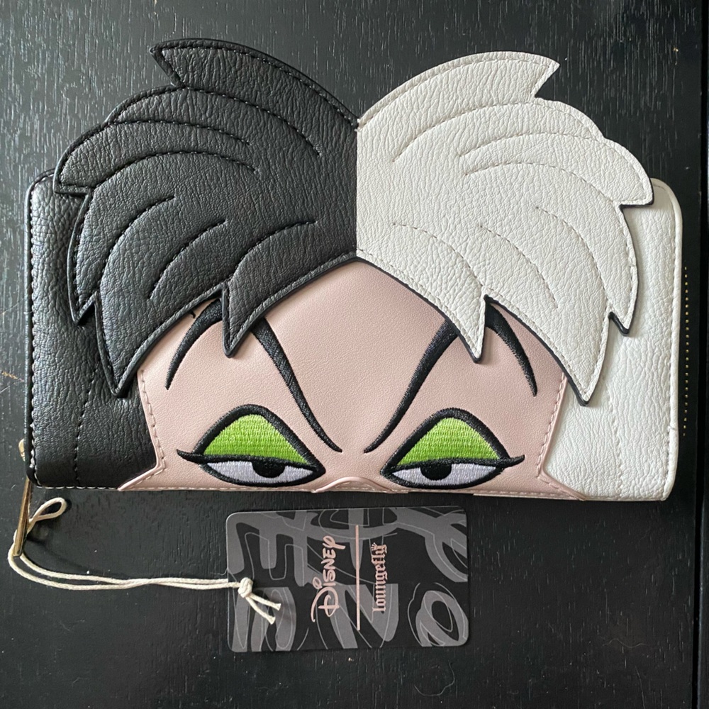 NWT Loungefly Cruella Wallet